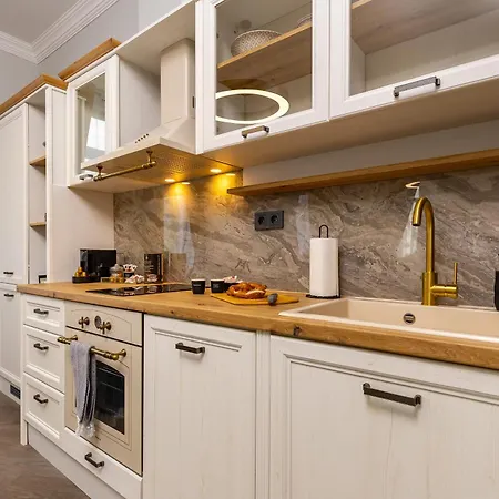 Апартаменти With Garden View By Flat Mаnager