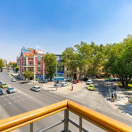 With Garden View By Flat Mаnager *