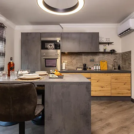 Apartament With Garden View By Flat Mаnager
