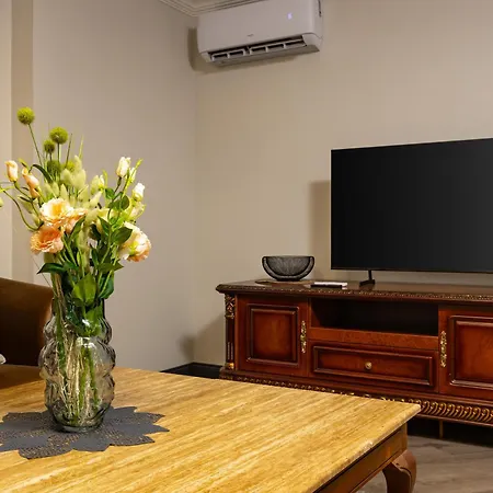 With Garden View By Flat Mаnager