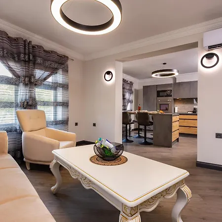 Apartament With Garden View By Flat Mаnager *