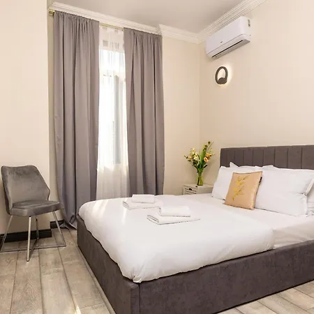 Apartament With Garden View By Flat Mаnager