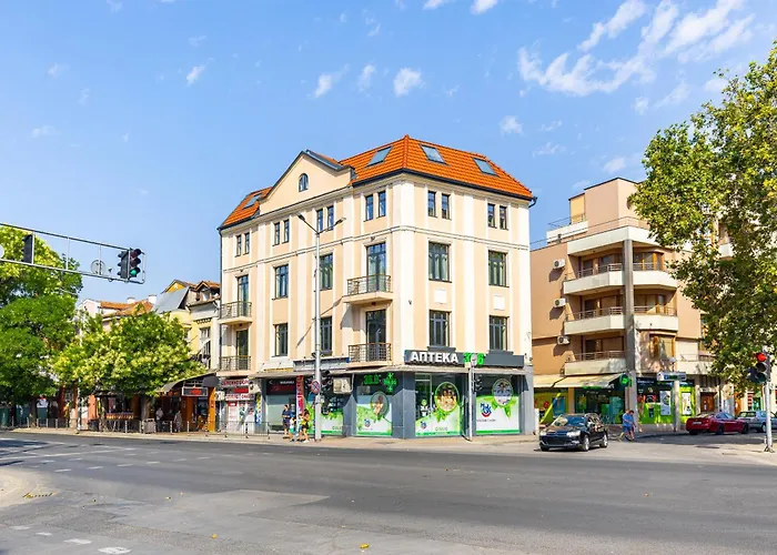 Apartment With Garden View By Flat Mаnager *