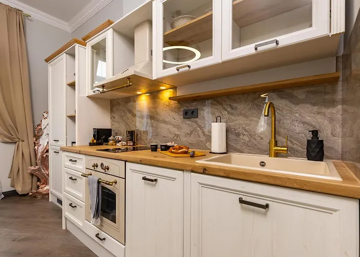 Apartment With Garden View By Flat Mаnager