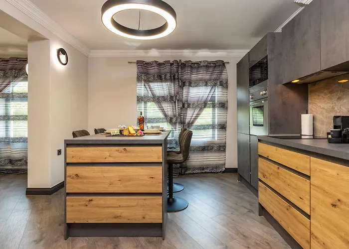 Apartment With Garden View By Flat Mаnager