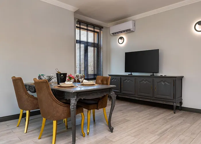 Apartment With Garden View By Flat Mаnager *