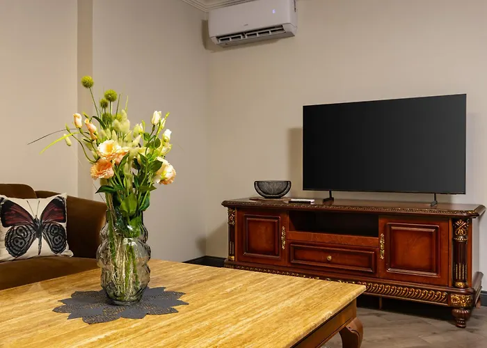 With Garden View By Flat Mаnager